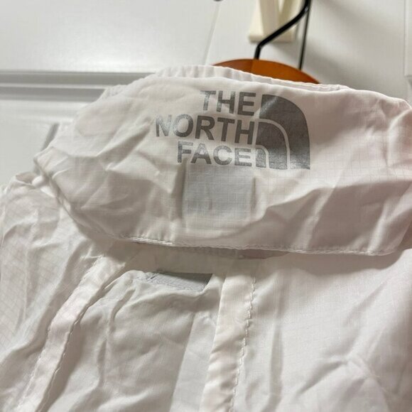 The North Face Packable Translucent  Windbreaker White – L - Picture 7 of 13